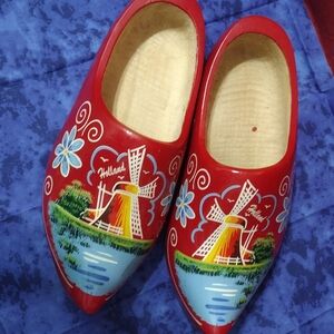 Old Dutch International Red Artistic Clogs